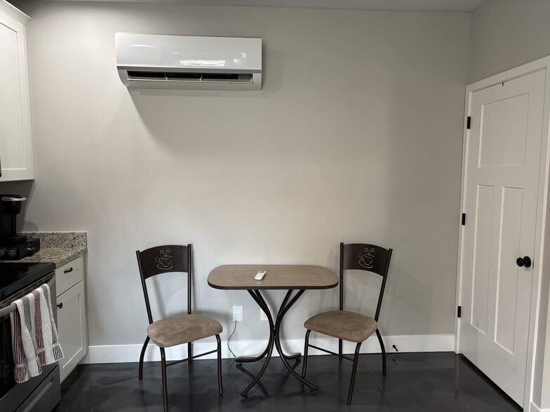 Building Photo - 223 Main St