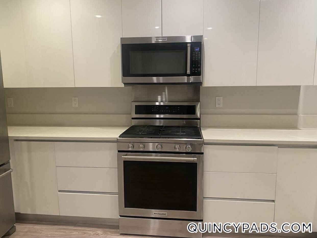 Building Photo - 145 Newbury Ave