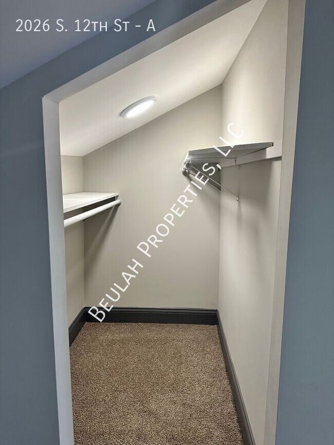 Building Photo - Walkable Soulard 2bd/2ba Townhouse