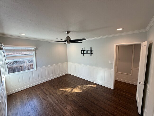 Building Photo - 1020 Highland Ave