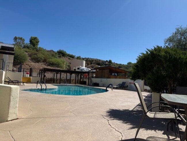 Building Photo - 2 Bed 2 Bath in the wonderful Community of...