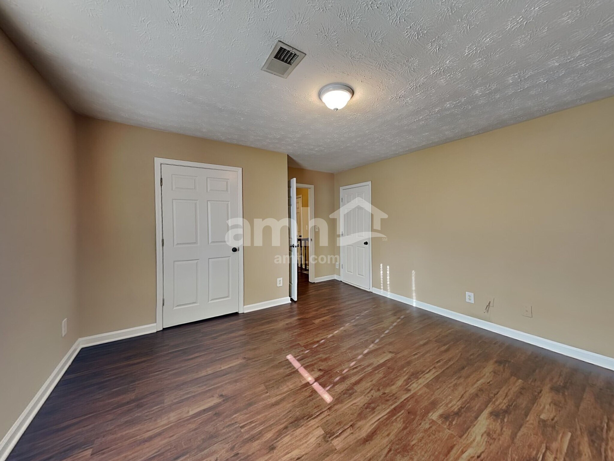 Building Photo - 685 Oxford Hall Dr SW