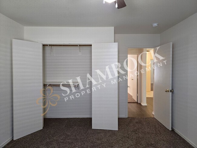 Building Photo - Cougar Ridge III Duplex