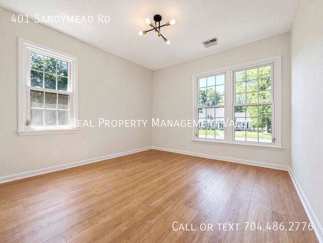 Building Photo - 401 Sandymead Rd