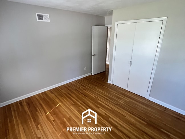 Building Photo - 1508 E.Raines Rd