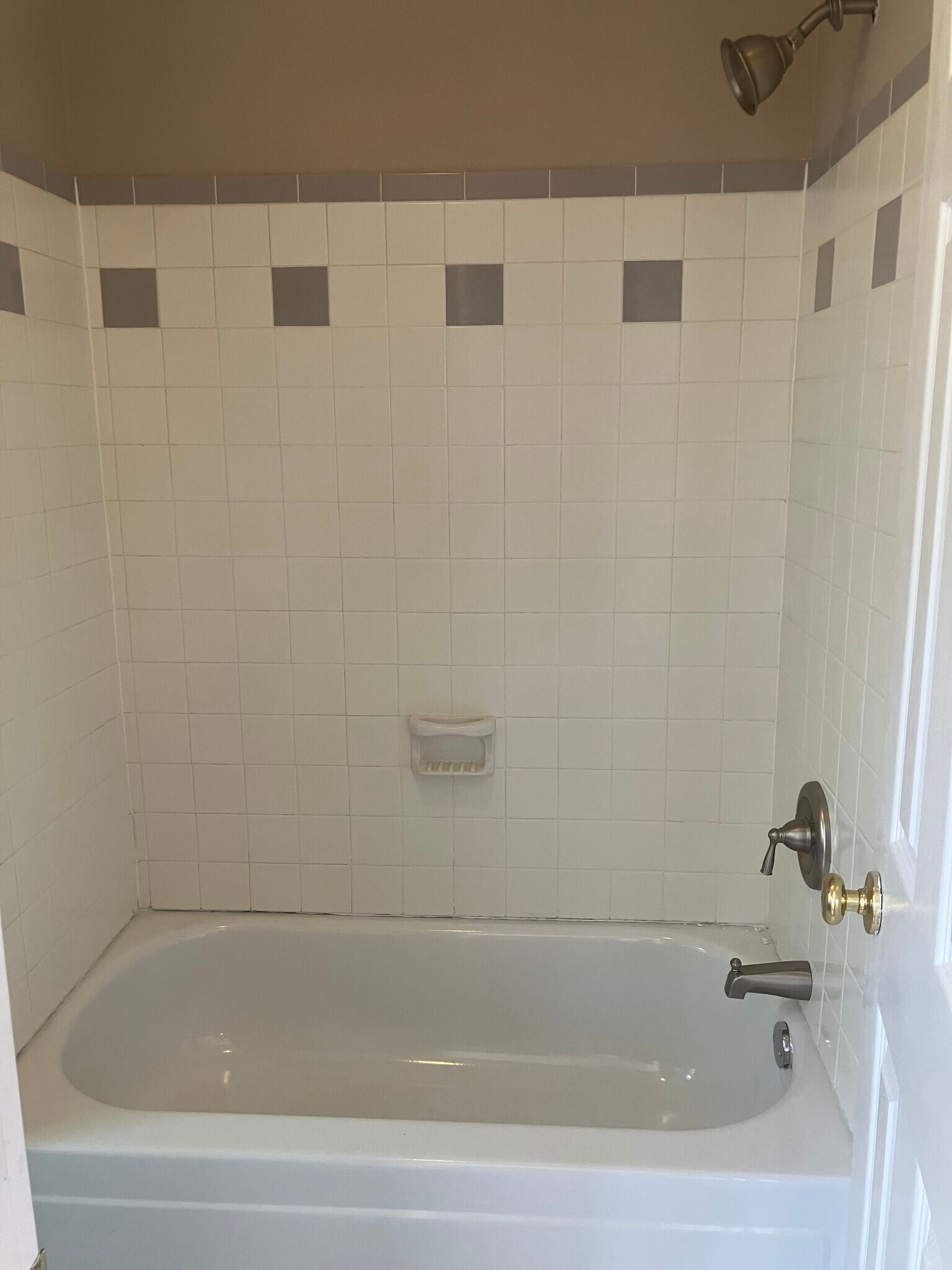 Building Photo - 430 E Franklin St