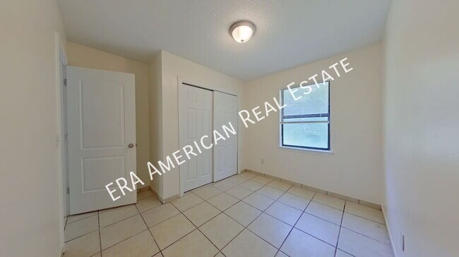 Building Photo - 108 Twin Trees Dr