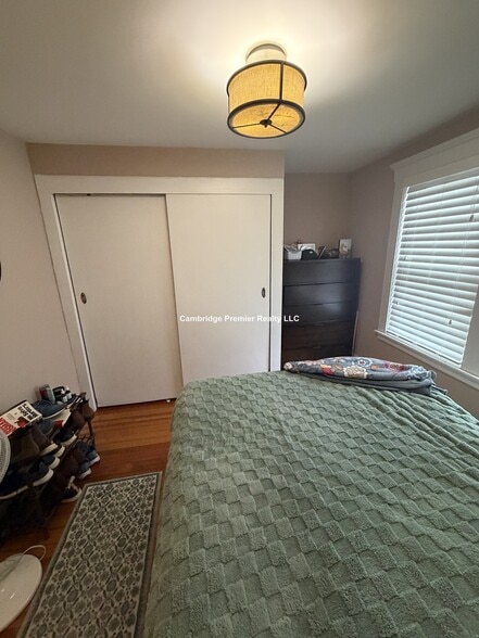 Building Photo - 538 Main St