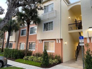 Building Photo - 9857 Baywinds Blvd