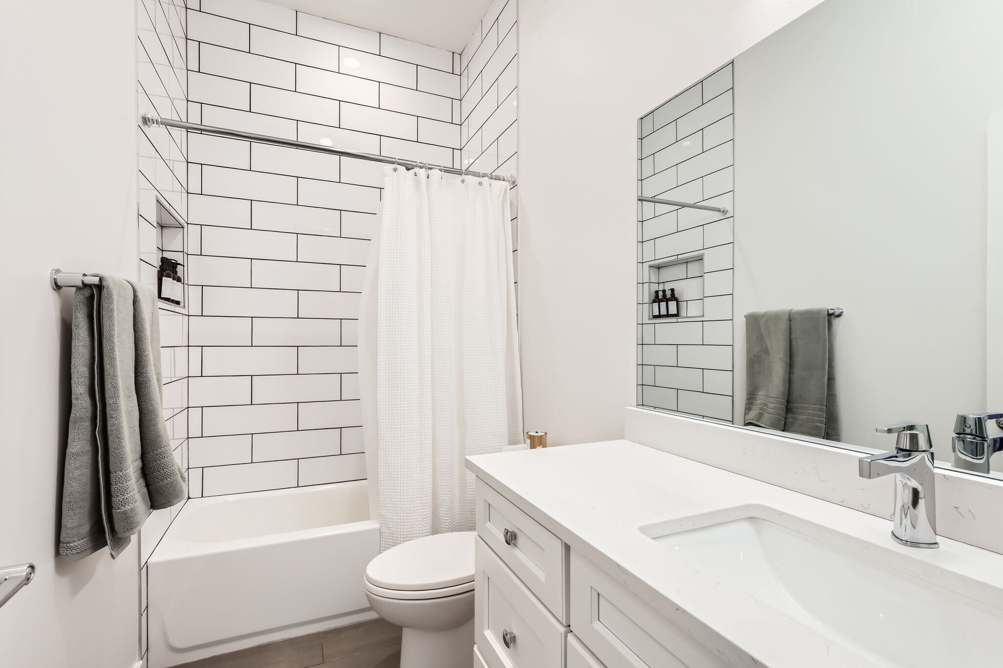 Guest Bathroom - 3880 W 13th Ave