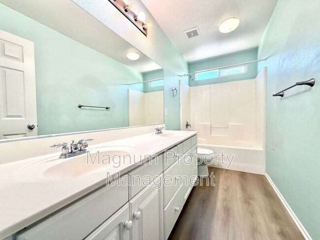 Building Photo - 46383 Vianne Ct