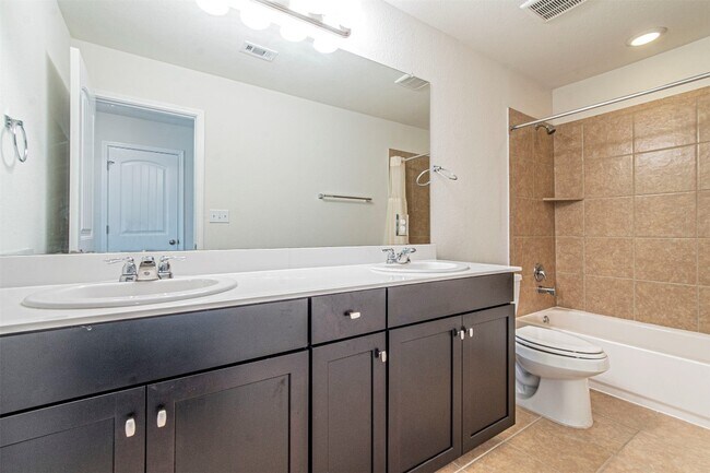 Building Photo - 133 Buckthorn Dr