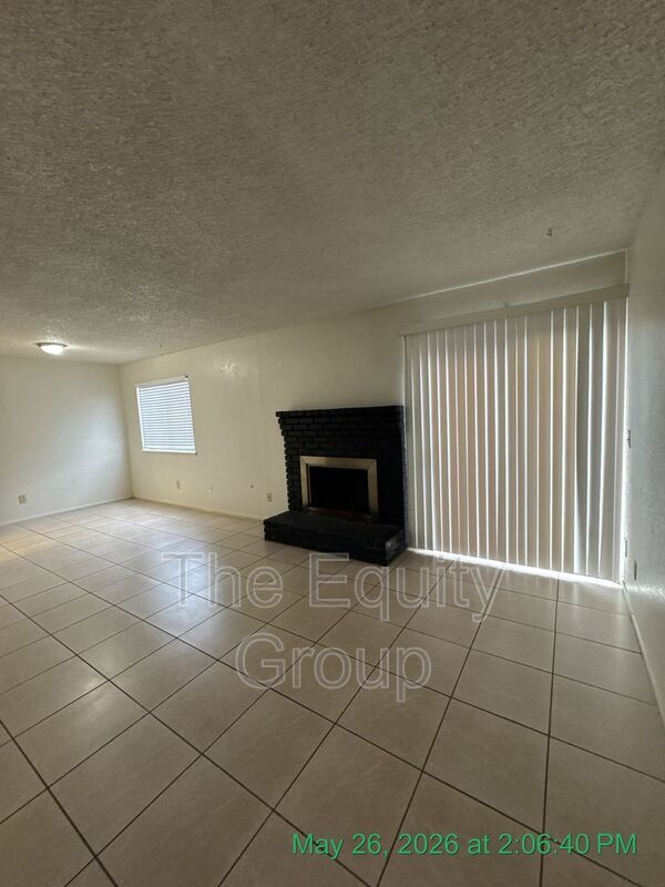 Building Photo - 3525 S County Center Dr
