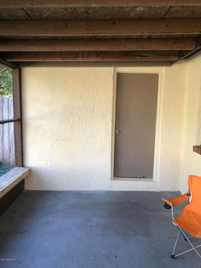 Building Photo - 1323 Solar Cir