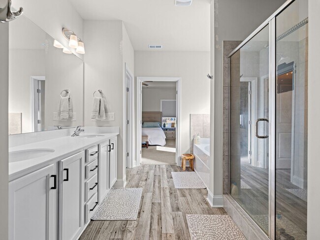 Building Photo - Mimosa Bay Beauty