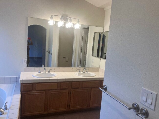 Building Photo - 3268 Joshua Park Dr