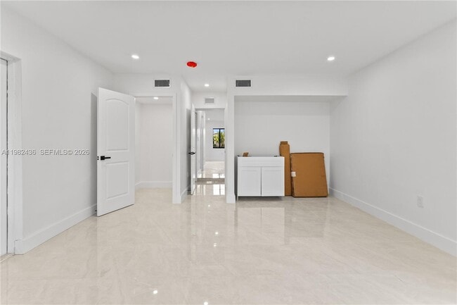 Building Photo - 15920 NW 17th Ct