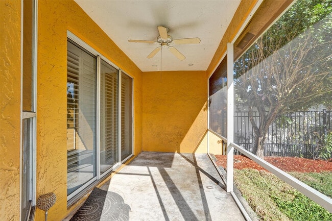 Building Photo - 10902 Tamoron Ln