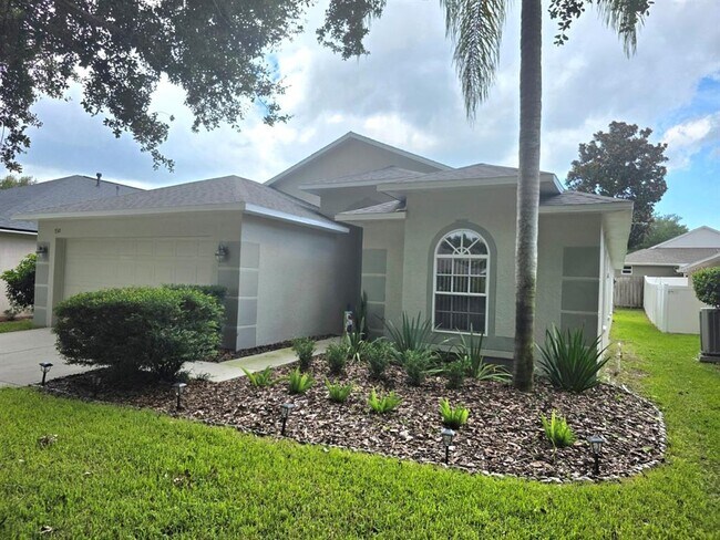 Building Photo - 730 Straw Lake Dr