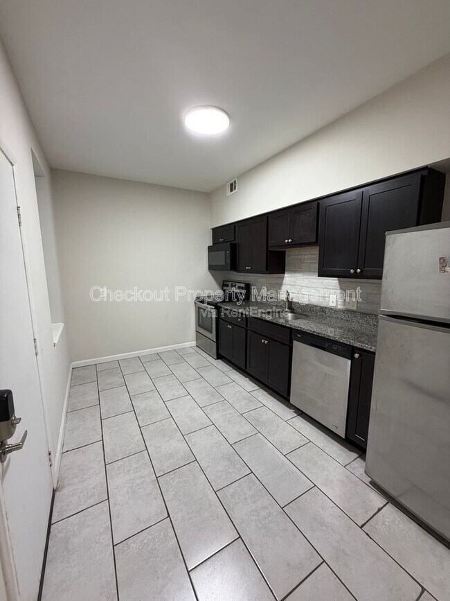 Building Photo - 5531 Pershing Ave