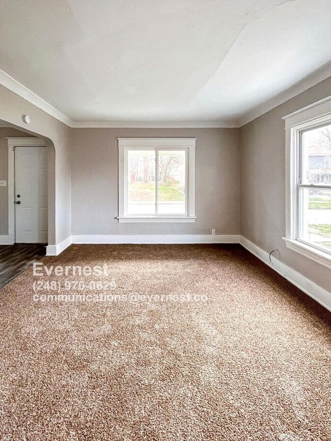 Building Photo - Charming 3-Bedroom Home with Basement and ...