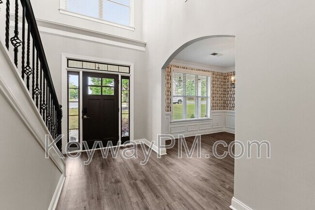 Building Photo - 336 Amersham Way