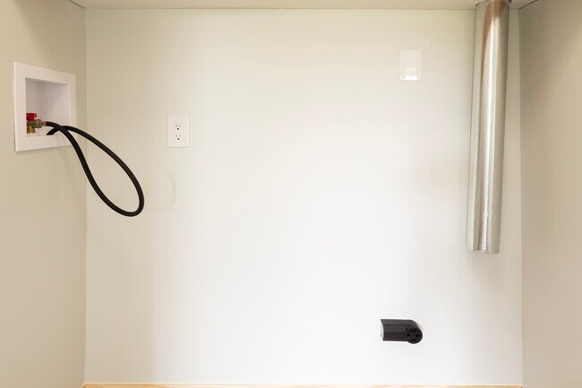 Building Photo - 289 Governors Park Rd