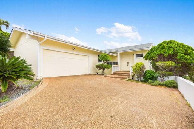 Building Photo - Mariner's Ridge SPACIOUS 4 bedroom, 3.5 ba...