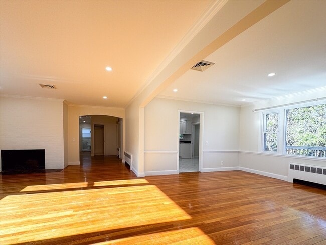 Building Photo - 92 Woodcliff Rd