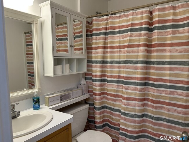 Building Photo - 27 Rollingwood Dr