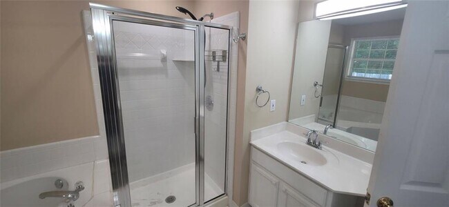 Building Photo - 2655 Westbury Ct