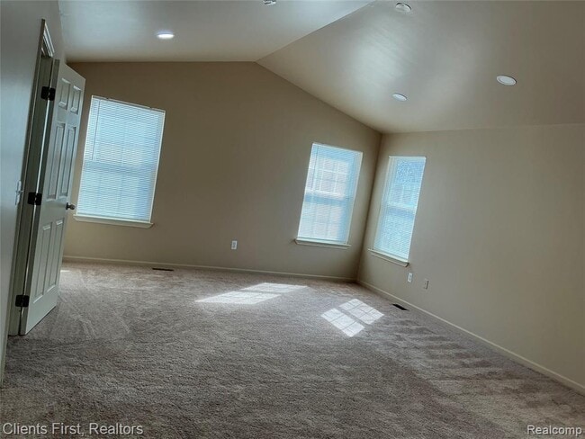 Building Photo - 48161 Nottinghill Ln