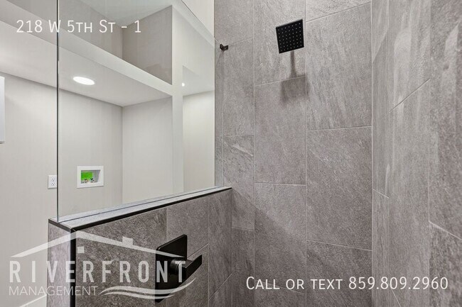 Building Photo - 218 W 5th St