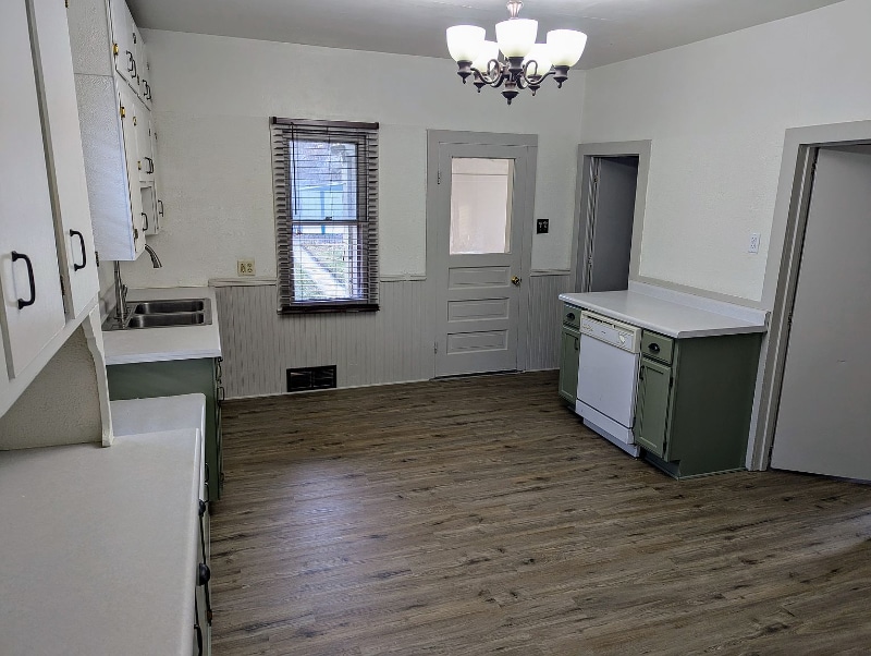 Building Photo - 1548 S 57th St