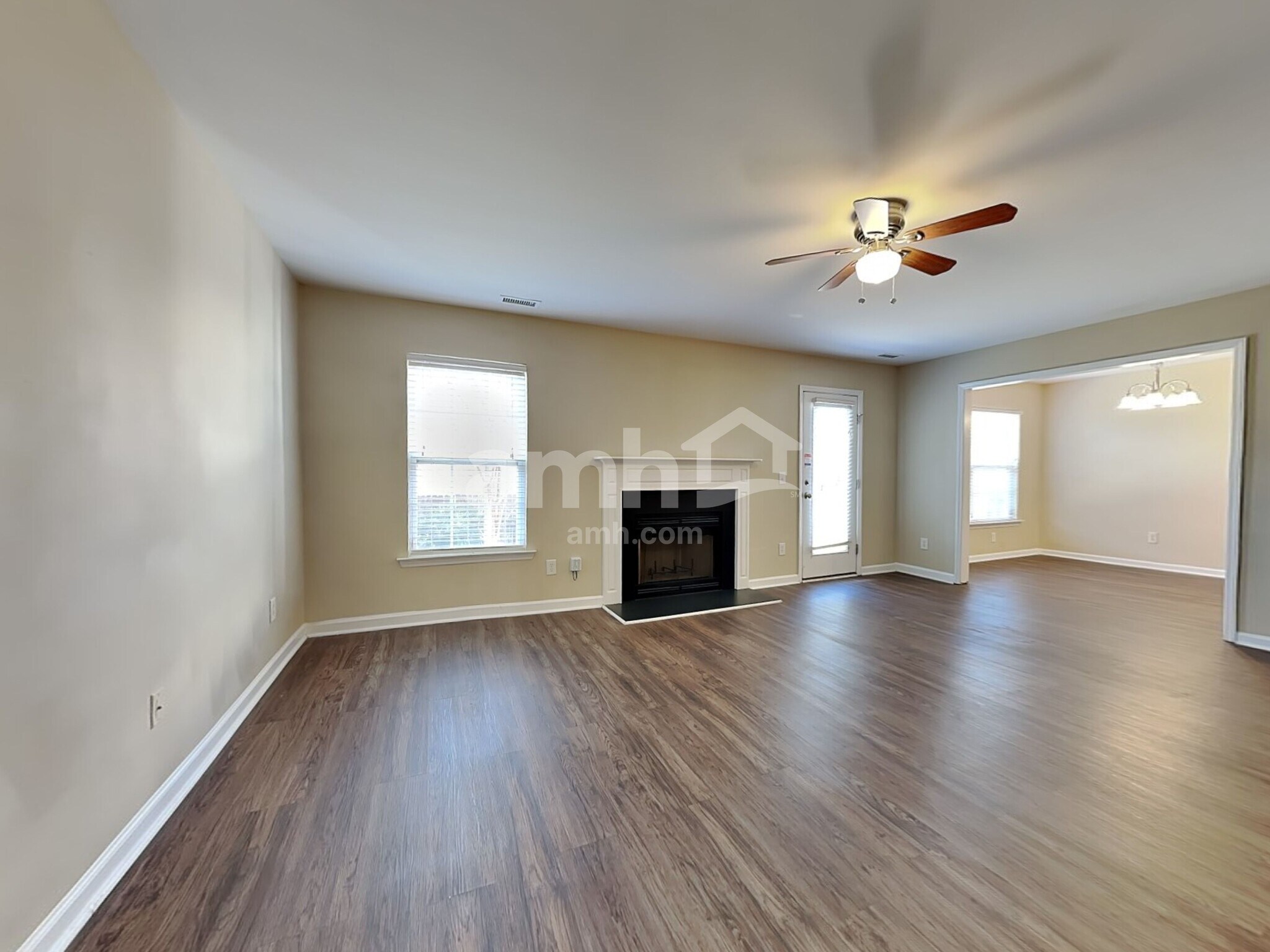 Building Photo - 1528 Pebble Ridge Dr