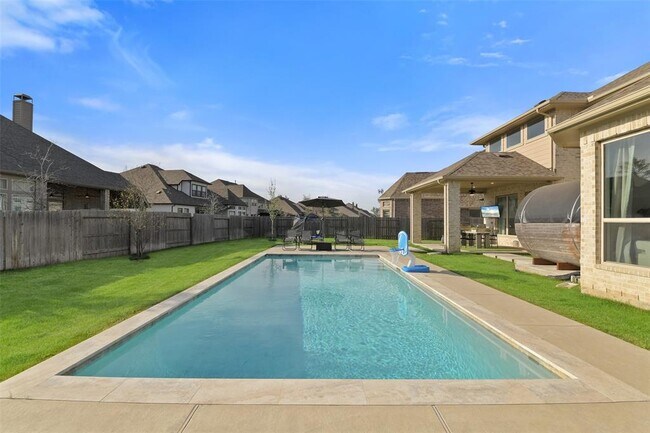 Building Photo - 17366 Camillia Trails