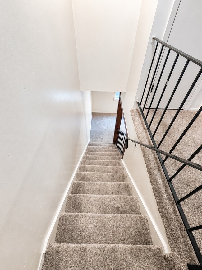 Building Photo - 51 W 1100 S