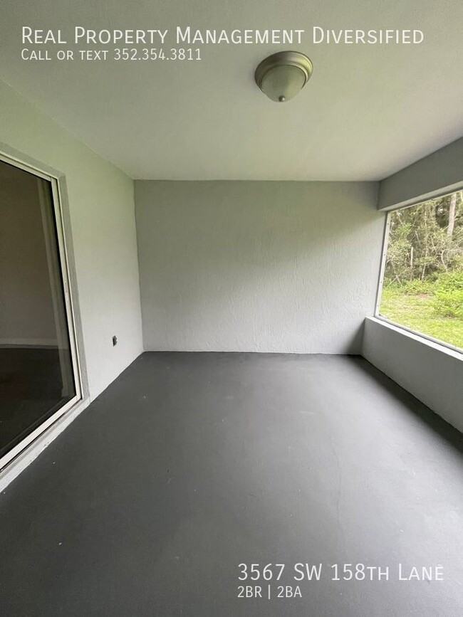 Building Photo - 2 bedroom 2 bath Duplex with a 1 Car Garag...