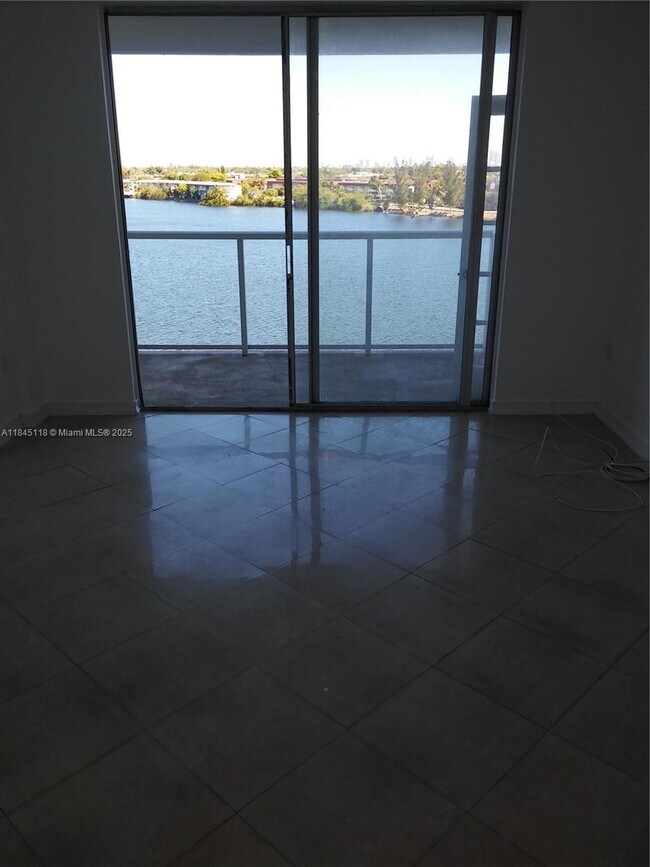 Building Photo - 1301 NE Miami Gardens Dr