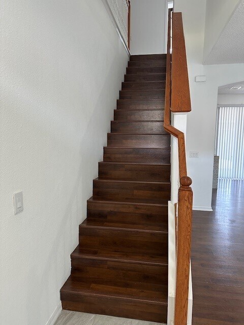 Building Photo - 2030 Island Walk Dr