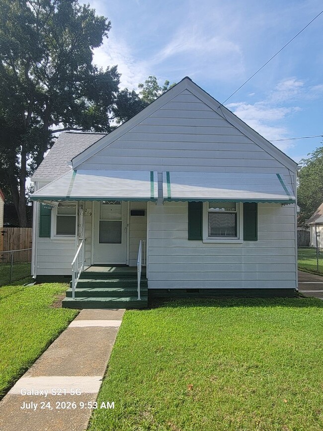 Building Photo - 219 Beechwood Ave