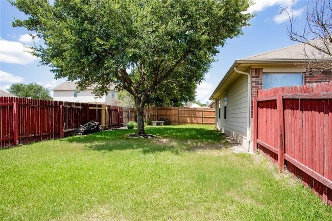 Building Photo - 1200 Rainbow Parke Dr