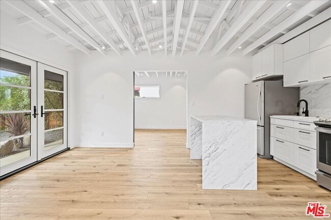 Building Photo - 4027 Moore St