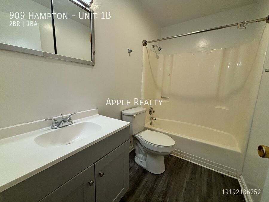 Building Photo - 909 Hampton-Unit 1B