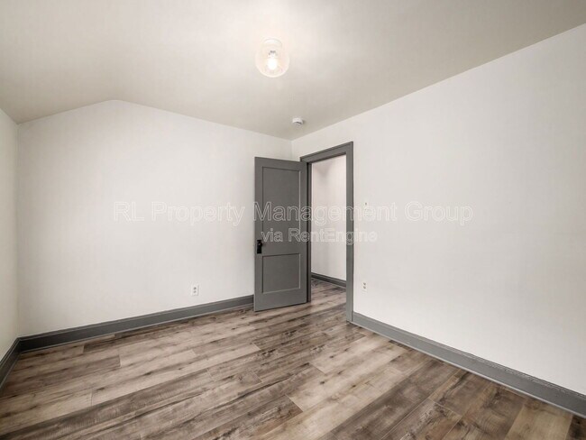 Building Photo - 439 Eldridge Ave