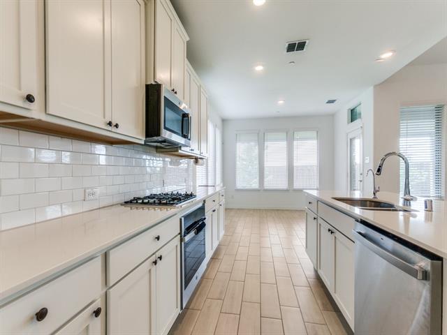 Building Photo - 2122 Creekbluff Ct