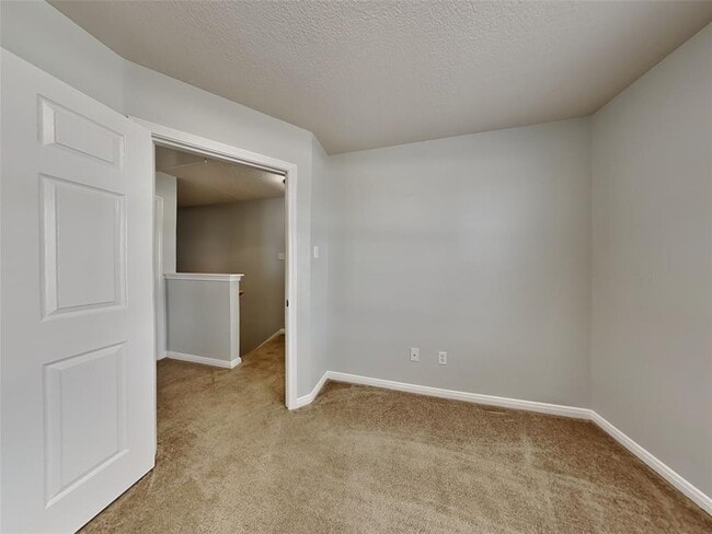 Building Photo - 5003 Hauna Ln