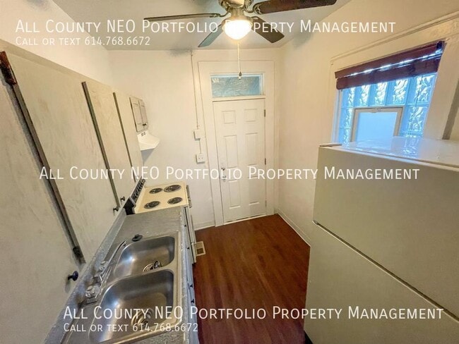 Building Photo - 2 Bed, 1 Bath Townhouse