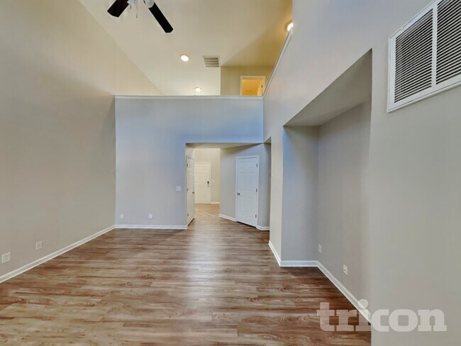 Building Photo - 693 Winners Point