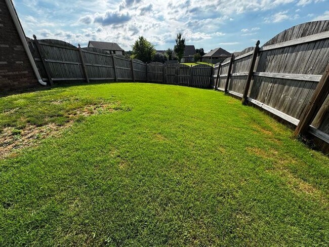 Building Photo - Home in Tech Corridor/Research Park with FENCED YARD and BONUS ROOMS